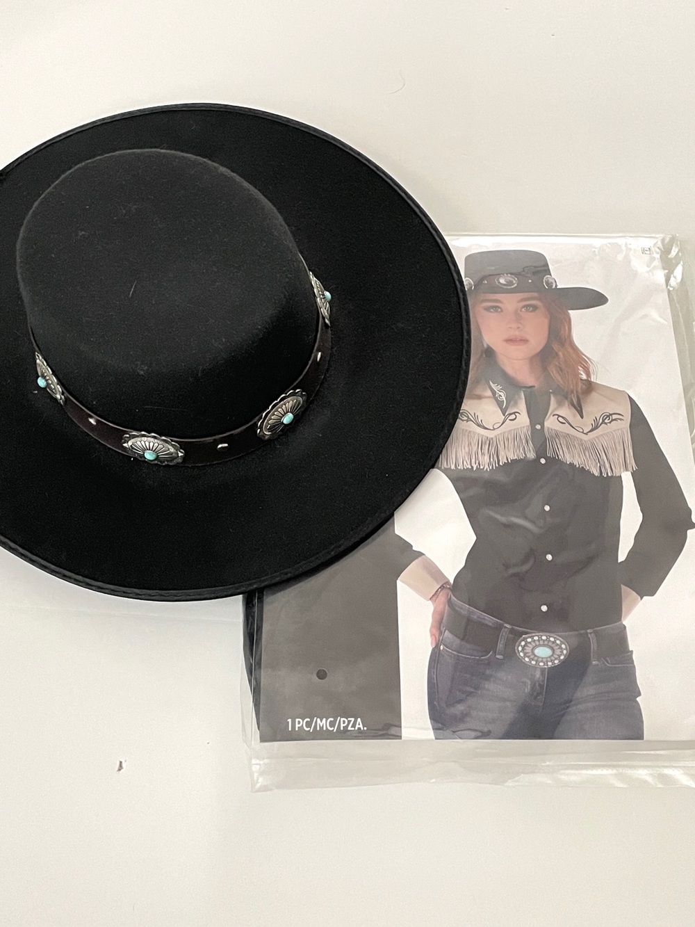 Women’s Western Halloween Costume Hat and Shirt Size L/XL